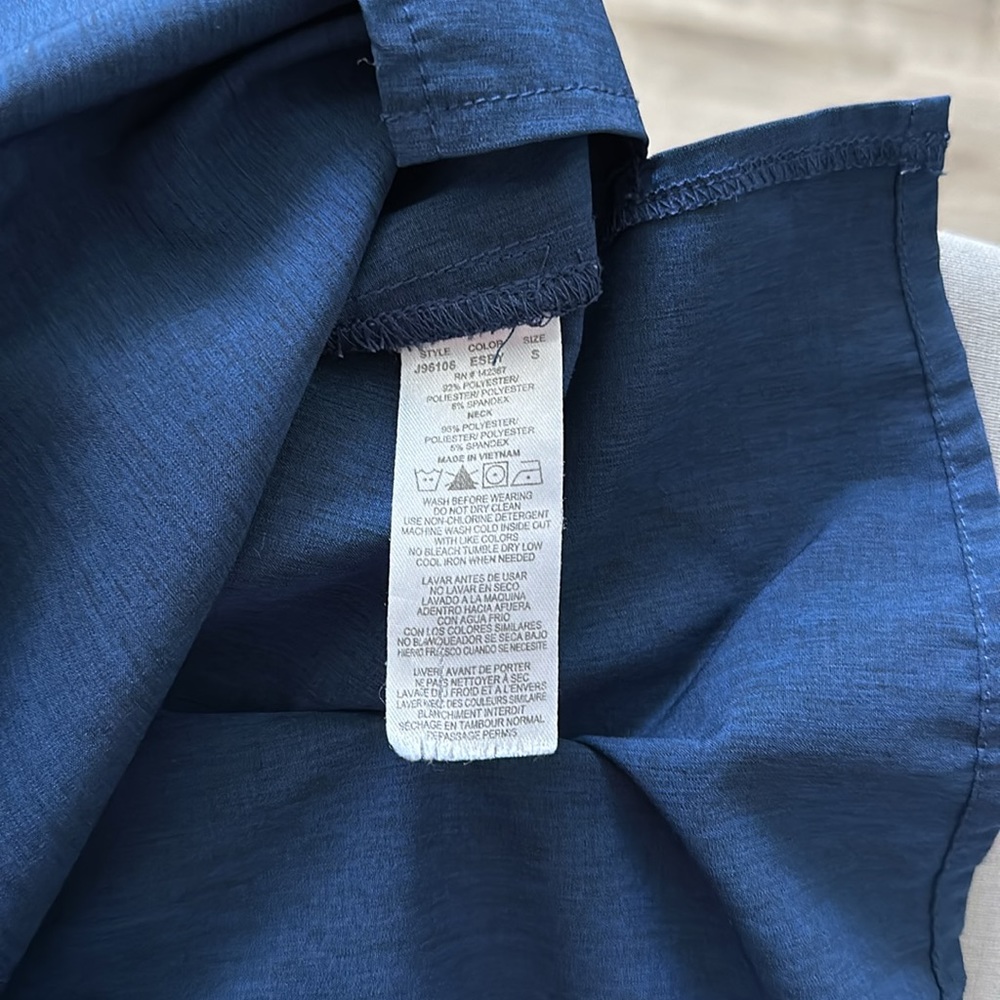 Jaanuu scrub top - Picture 2 of 6